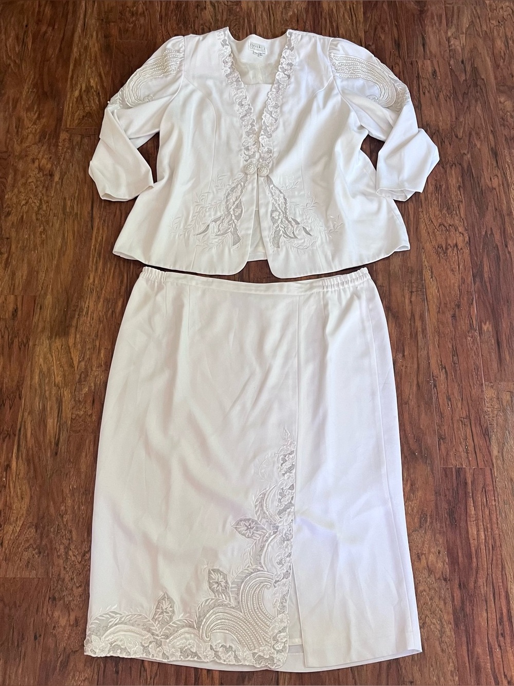 Davinci Vintage 90’s White Beaded Embroidered Skirt Suit Set.